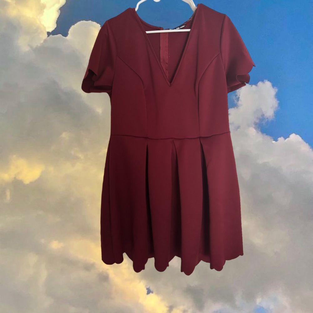 Charlotte Russe + Maroon/Burgundy V-Neck Scallop Dress: Size 1X